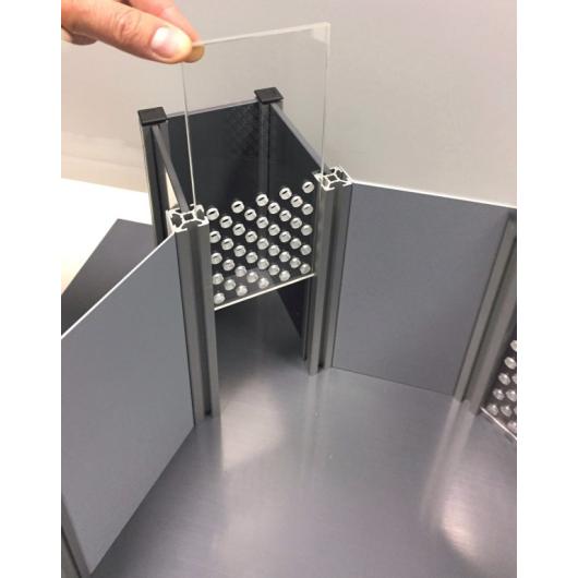 Agora Maze, transparent dividers with holes for odor exchange